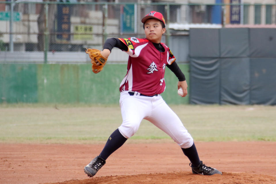 麥寮蔡昊峻先發6局投出9次三振。（學生棒聯提供）