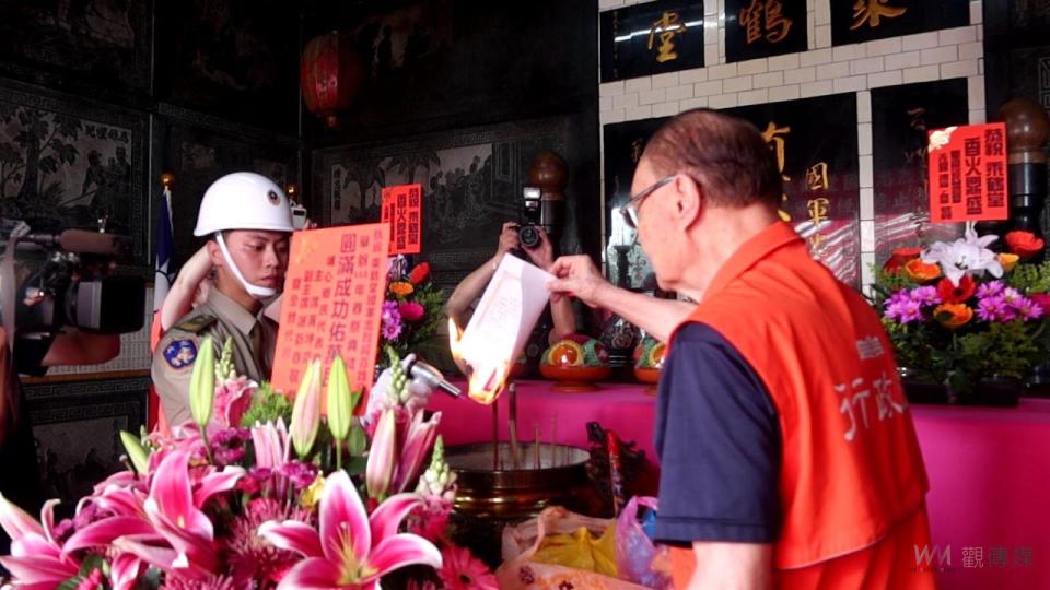 ▲國軍退除役官兵輔導委員會主任委員馮世寬到埔心鄉乘鶴堂國軍忠烈祠百姓公祭祀國軍英靈，以對故國軍袍澤及先烈義士靈位表達無盡之哀思。（記者陳雅芳攝）