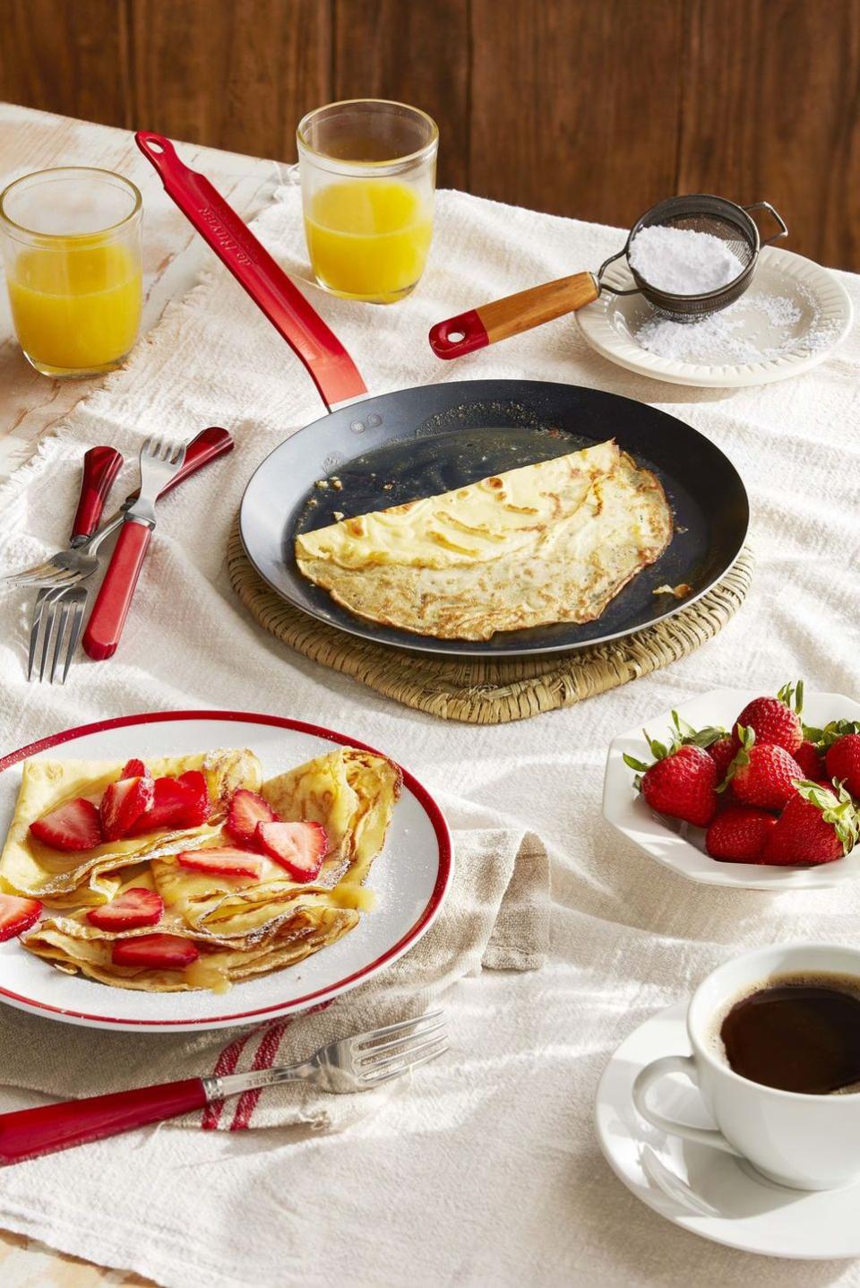 Crepes with Strawberries and Lemon Curd