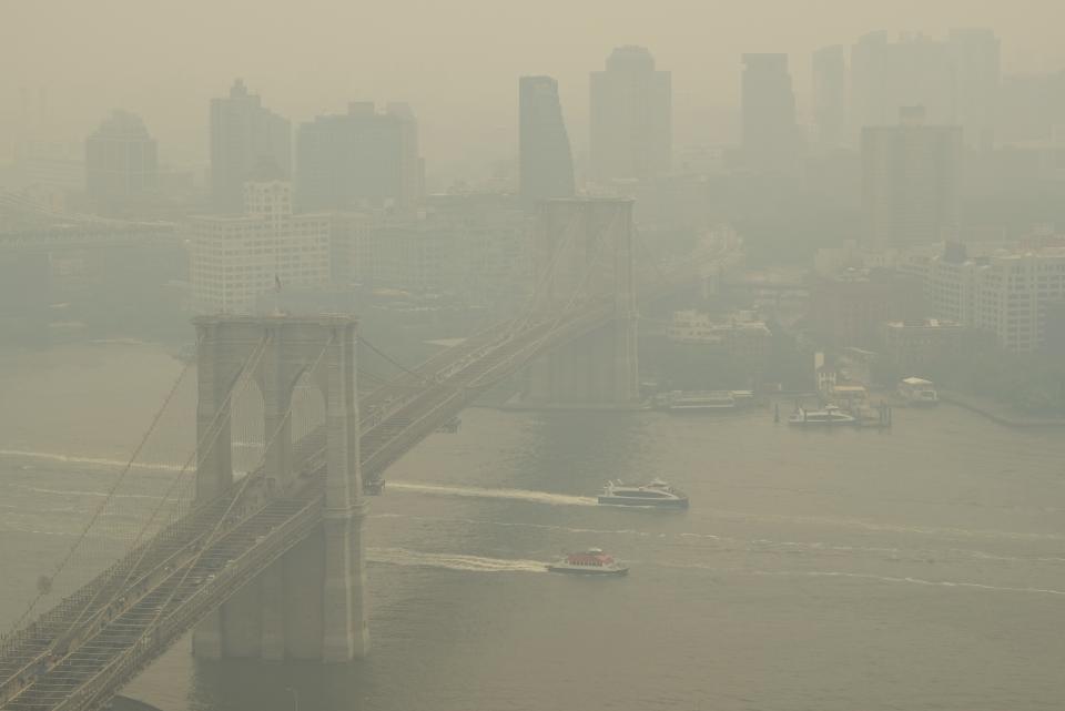 A view of the Brooklyn Bridge