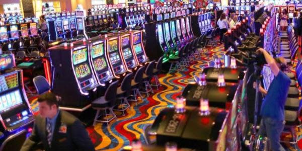 Sujeto influenciado por Twitch y xQc pierde los ahorros de su vida apostando en casinos en línea