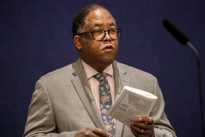 LOS ANGELES, CA - SEPTEMBER 17, 2019 &#x002014; Supervisor second district Mark Ridley-Thomas supports the motion 49-B submitted by Janice Hahn and Kathryn Barger. (Irfan Khan/Los Angeles Times)