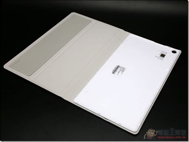 ASUS ZenPad 8.0Z380KL追劇神器開箱評測 搭配充電背蓋、音響皮套更好玩的八吋平板電腦