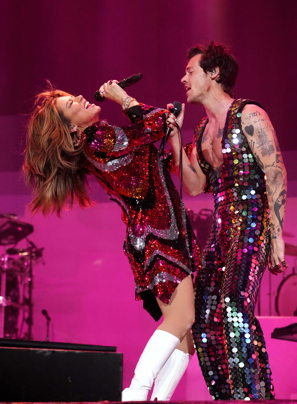 Shania Twain and Harry Styles perform onstage at the Coachella Stage during the 2022 Coachella Valley Music And Arts Festival on April 15, 2022 in Indio, California. (Photo by Kevin Mazur/Getty Images for ABA)