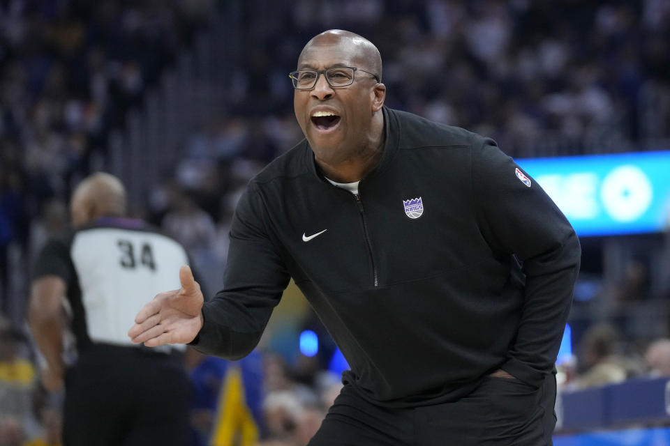 Sacramento Kings head coach Mike Brown reacts toward an official during the first half of the team's NBA basketball game against the Golden State Warriors in San Francisco, Wednesday, Nov. 1, 2023. (AP Photo/Jeff Chiu)