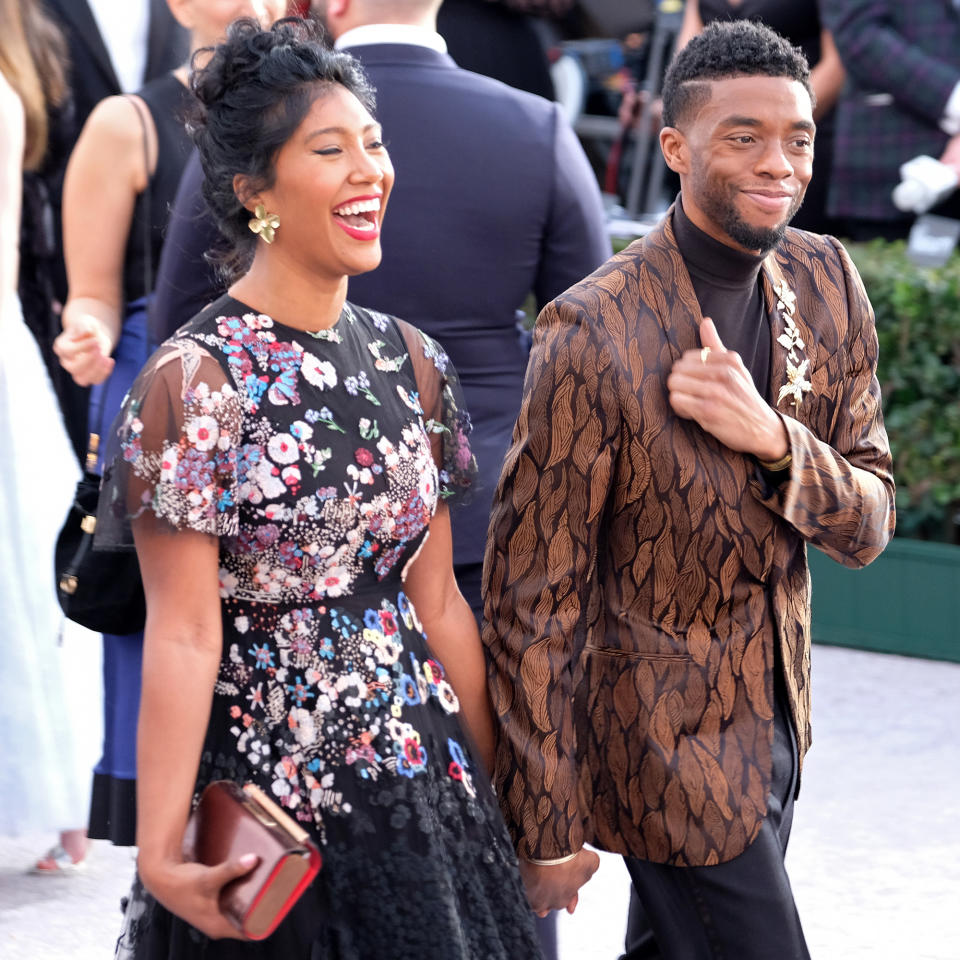 25th Annual Screen Actors Guild Awards - Fan Bleachers (Sarah Morris / Getty Images)