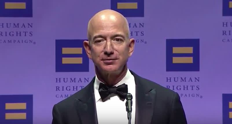 亞馬遜創辦人貝佐斯（Jeff Bezos）這週賣出價值20億美元的亞馬運股票。   圖：翻攝自Amazo