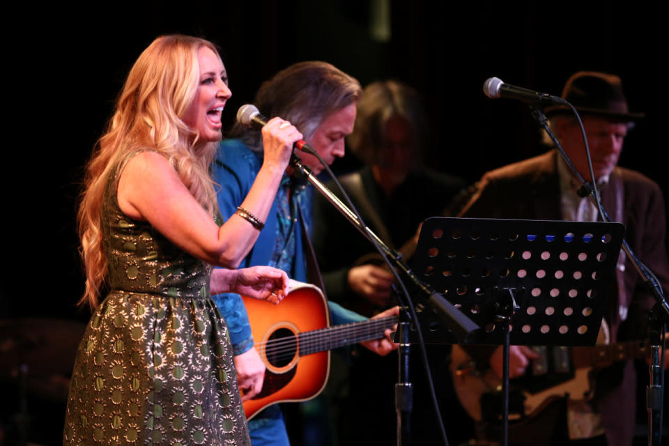 LEE ANN WOMACK (Saturday)