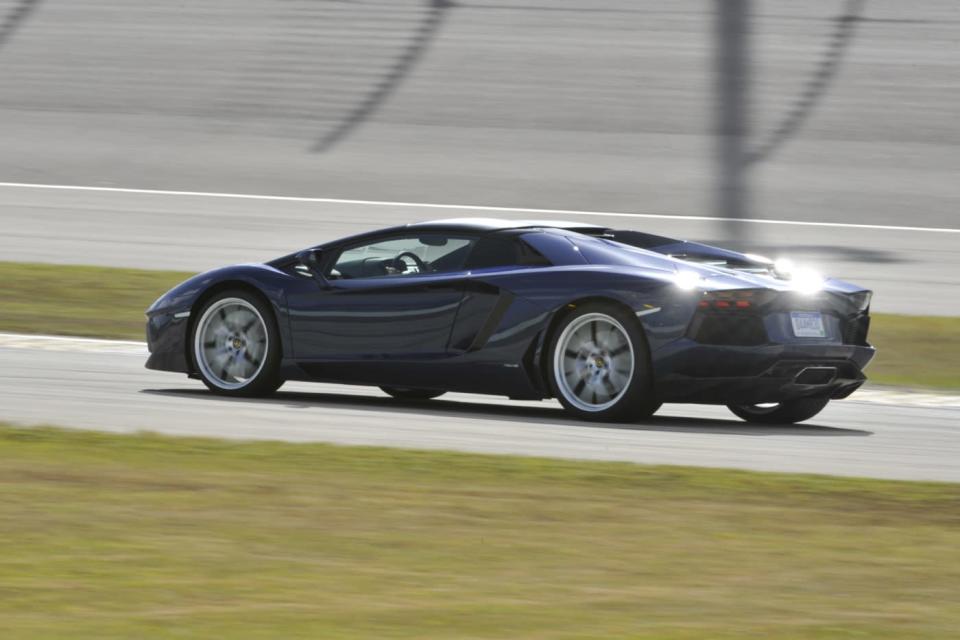 Lamborghini Aventador Roadster