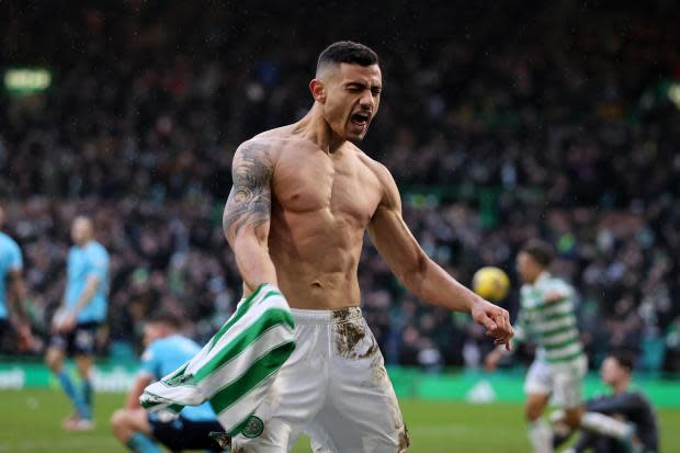 Hat-trick hero Giorgos Giakoumakis digs it out for Celtic as they move  three points clear