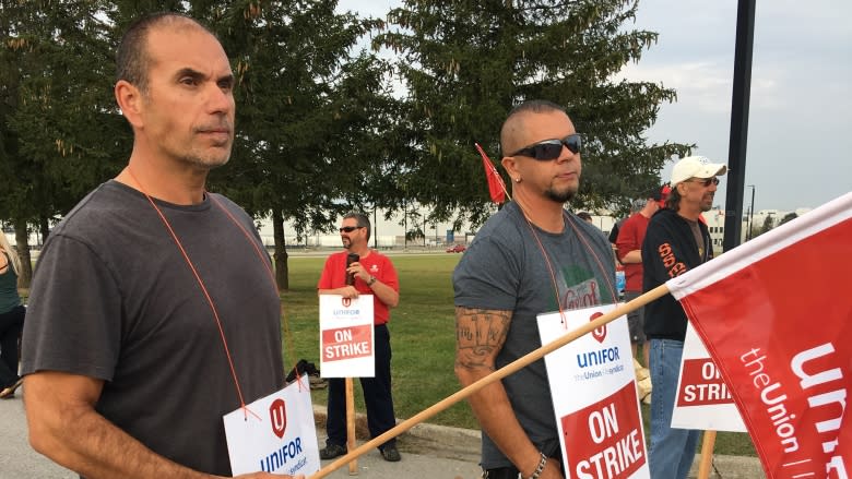 Union tables offer to GM in a bid to end CAMI strike