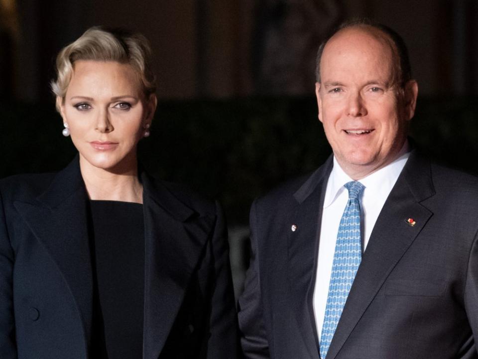 Fürstin Charlène mit ihrem Ehemann Fürst Albert II. von Monaco. (Bild: Frederic Legrand - COMEO / Shutterstock.com)