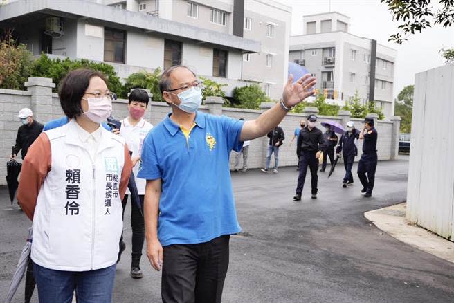 民眾黨桃園市長參選人、立委賴香伶今赴龍潭肯納莊園參訪。（賴香伶團隊提供／蔡明亘桃園傳真）