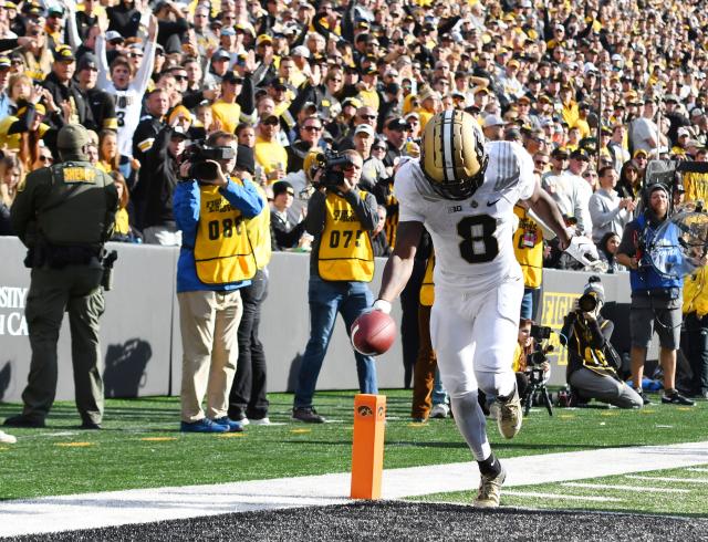 Purdue vs. Illinois football: How to watch on Peacock, betting odds