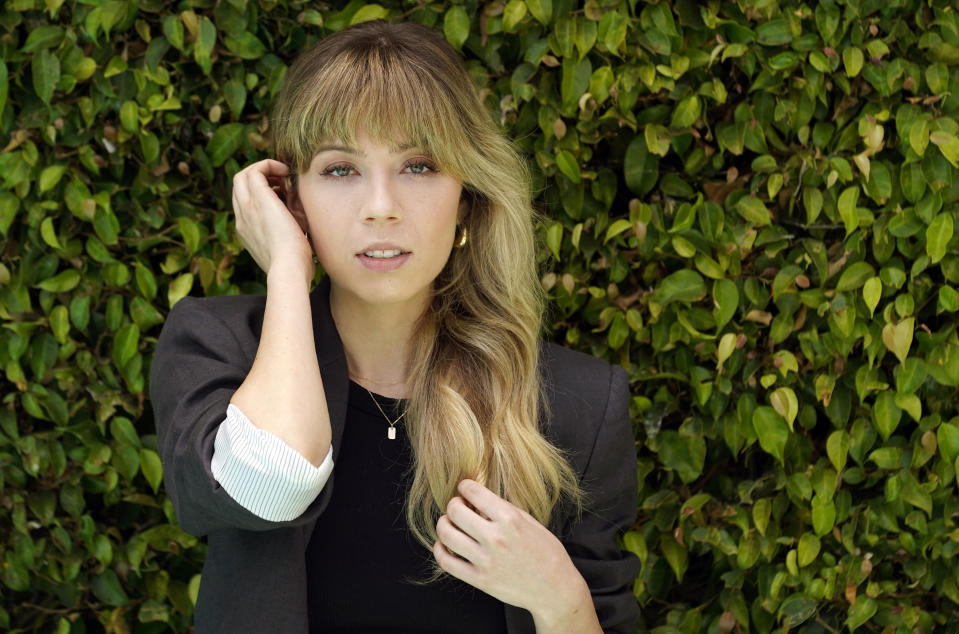 Former actress Jennette McCurdy, author of the memoir "I'm Glad My Mom Died," poses for a portrait, Thursday, July 28, 2022, in Los Angeles. (AP Photo/Chris Pizzello)