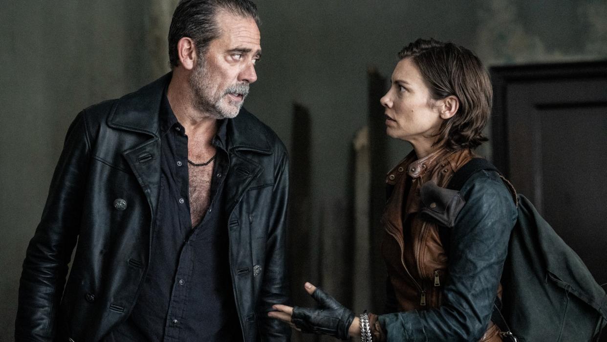  Jeffrey Dean Morgan as Negan Smith and Lauren Cohan as Maggie Rhee in The Walking Dead: Dead City 