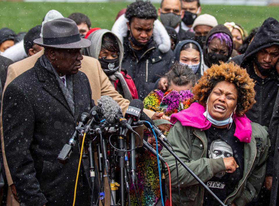 Naisha Wright, Daunte Wright's aunt, grieves during a press conference at the Hennepin County Government Center in Minneapolis on April 13. (Photo: KEREM YUCEL/AFP via Getty Images)