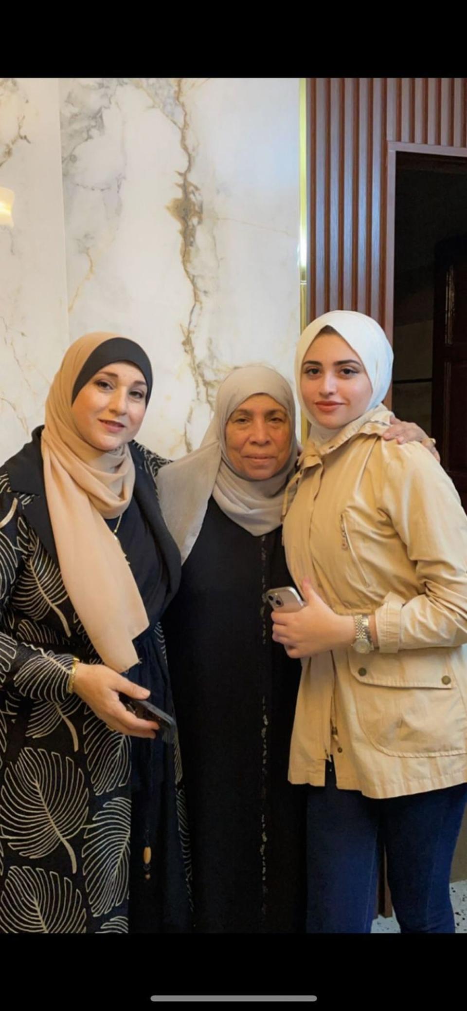 Lna with her mother and aunt (Provided)