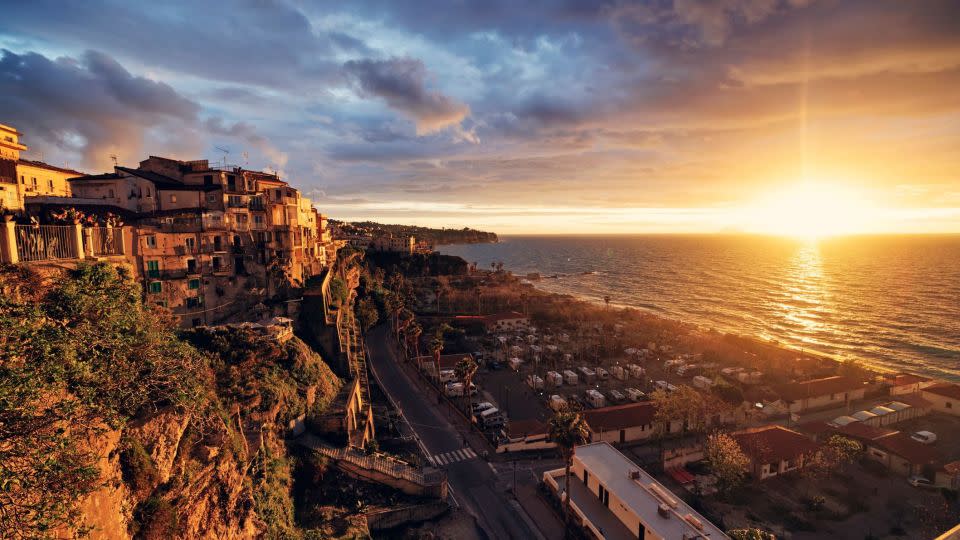 Belvedere Piazza del Cannone - Imgorthand/iStockphoto