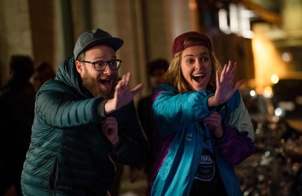 Seth Rogen and Charlize Theron in Long Shot, 2019.