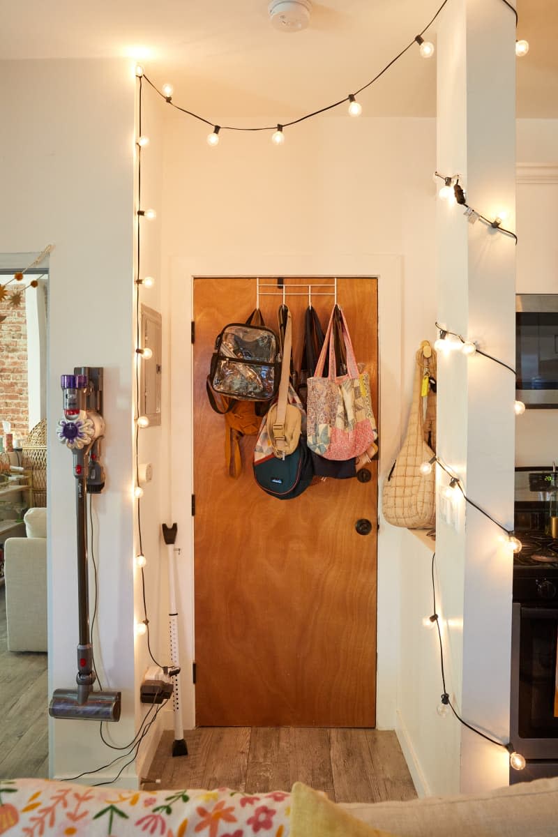 Entryway with bangs on a hook.