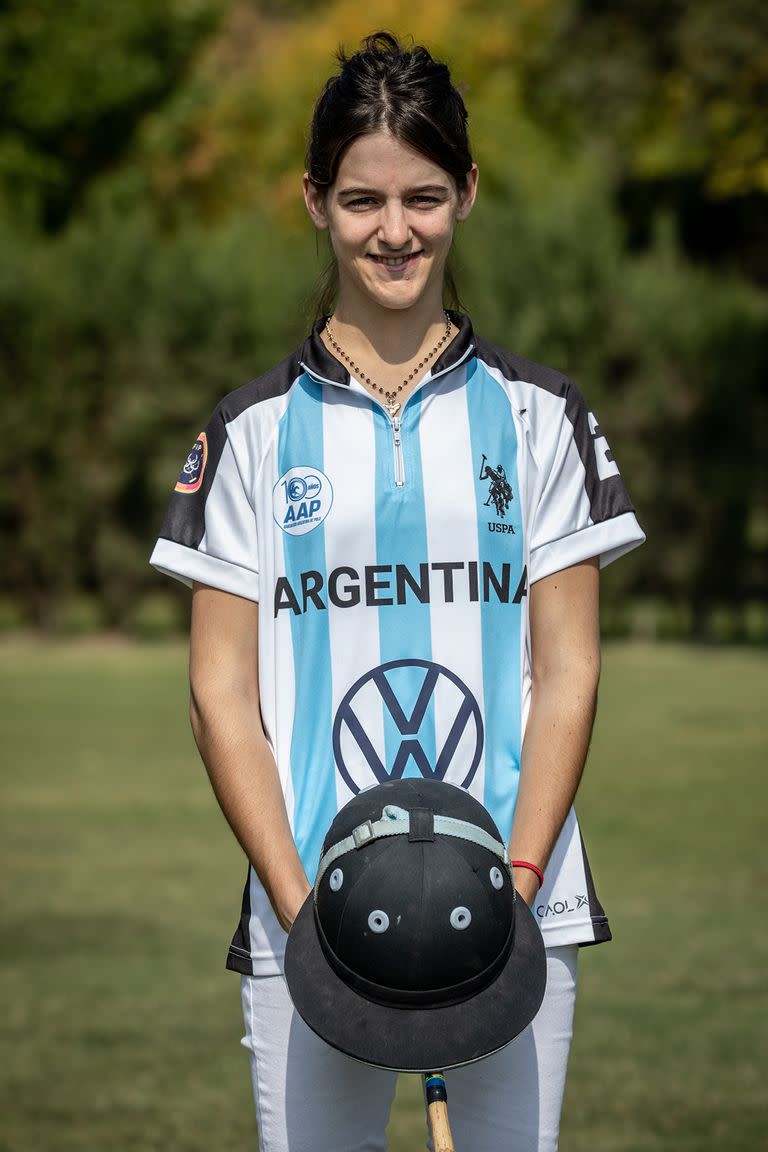 "Defender la camiseta argentina en el primer Mundial femenino de la historia es un tremendo orgullo", celebra Azucena Uranga, la número 2 del seleccionado argentino.