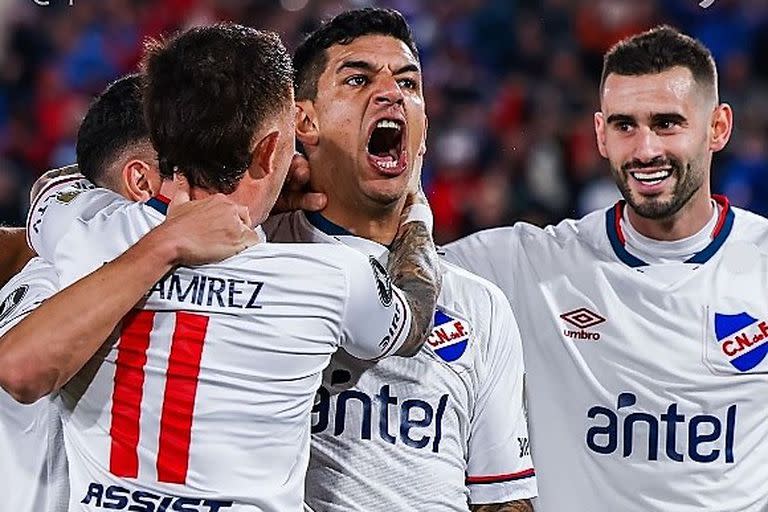 Diego Polenta festeja un gol de Nacional de Montevideo