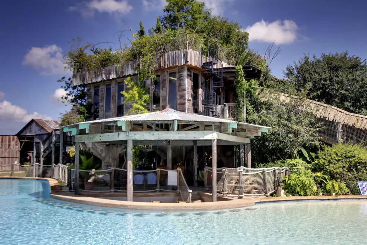 Salt-Water Swimming Pool on Patio, Redwood Tree Haus - Cloud Lane, Guadalupe County, Texas