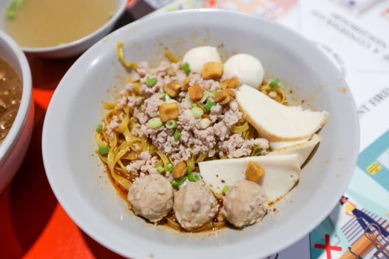 11 affordable noodles spots in ang mo kio - mala bak chor mee