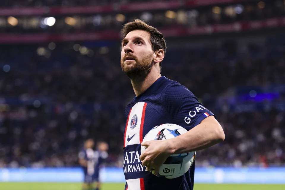 LYON, FRANCE - SEPTEMBER 18: Lionel Messi of Paris Saint Germain walks in the field during the Ligue 1 match between Olympique Lyonnais and Paris Saint-Germain at Groupama Stadium on September 18, 2022 in Lyon, France. (Photo by Marcio Machado/Eurasia Sport Images/Getty Images)