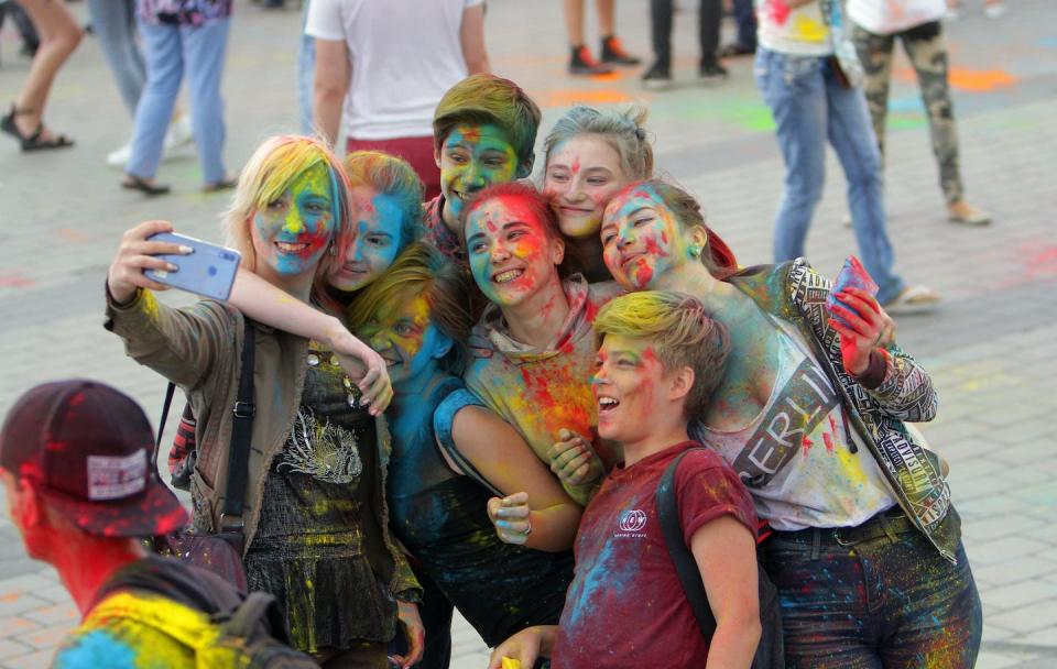 Before the war, Ukrainian teens weren’t thinking about bombs or hunger. <a href="https://www.gettyimages.com/detail/news-photo/youngsters-stained-with-coloured-powder-pose-for-a-selfie-news-photo/1153128844?adppopup=true" rel="nofollow noopener" target="_blank" data-ylk="slk:Mykola Miakshykov/Future Publishing via Getty Images;elm:context_link;itc:0;sec:content-canvas" class="link ">Mykola Miakshykov/Future Publishing via Getty Images</a>