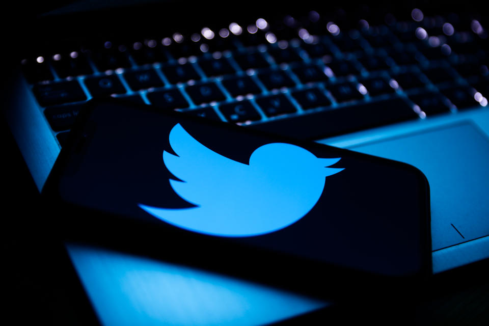 Twitter, Meta, Pinterest: come sono andate le azioni nell'ultimo anno (Photo by Jakub Porzycki/NurPhoto via Getty Images)