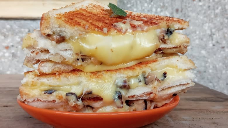 mushroom grilled cheese