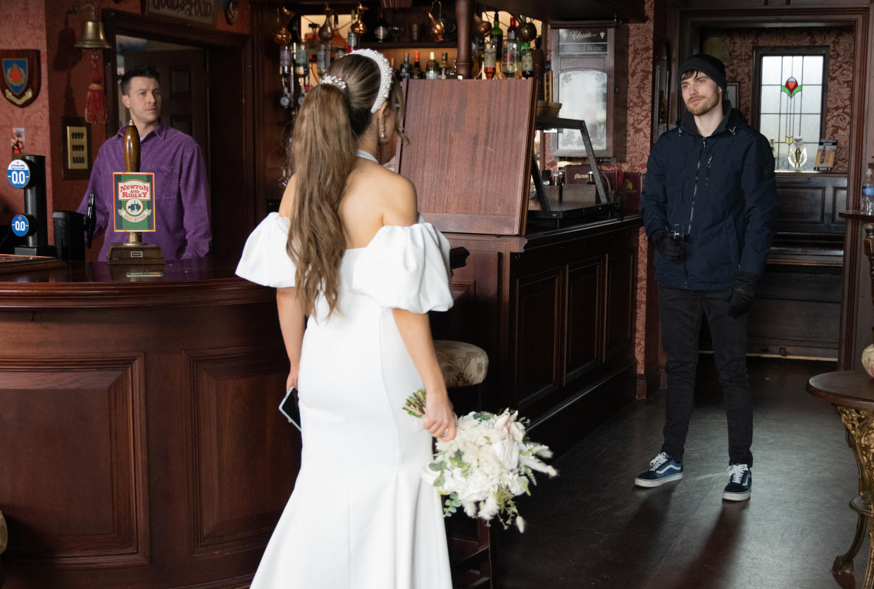 Daisy Midgeley's wedding is derailed by stalker Justin in Coronation Street. (ITV)