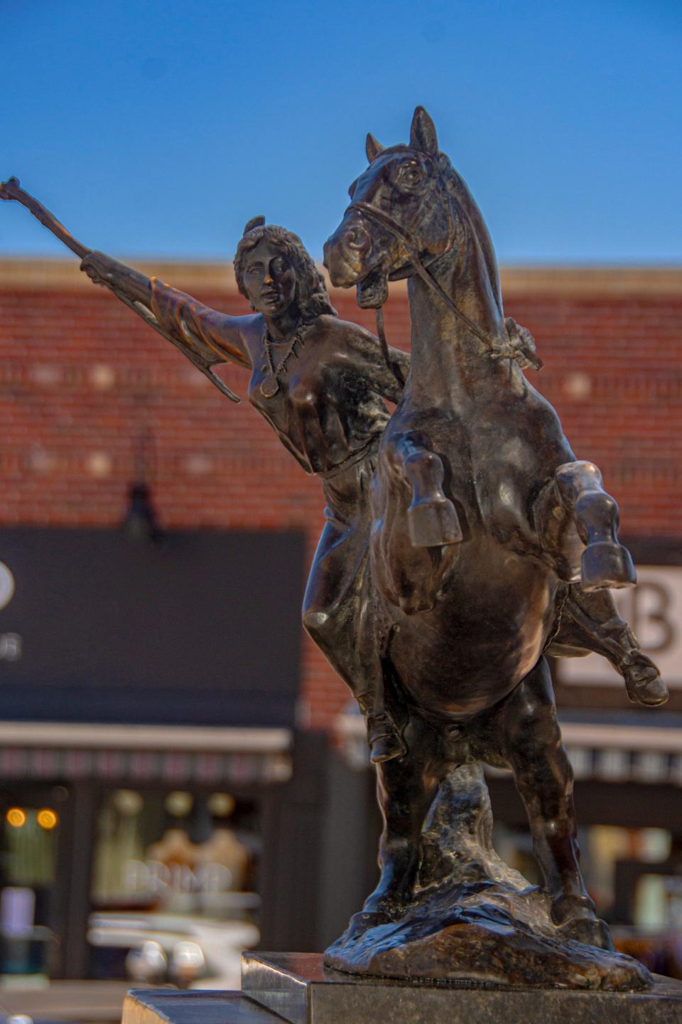 Explorer by Xu Long Hua. Sioux Falls SculptureWalk 2022.