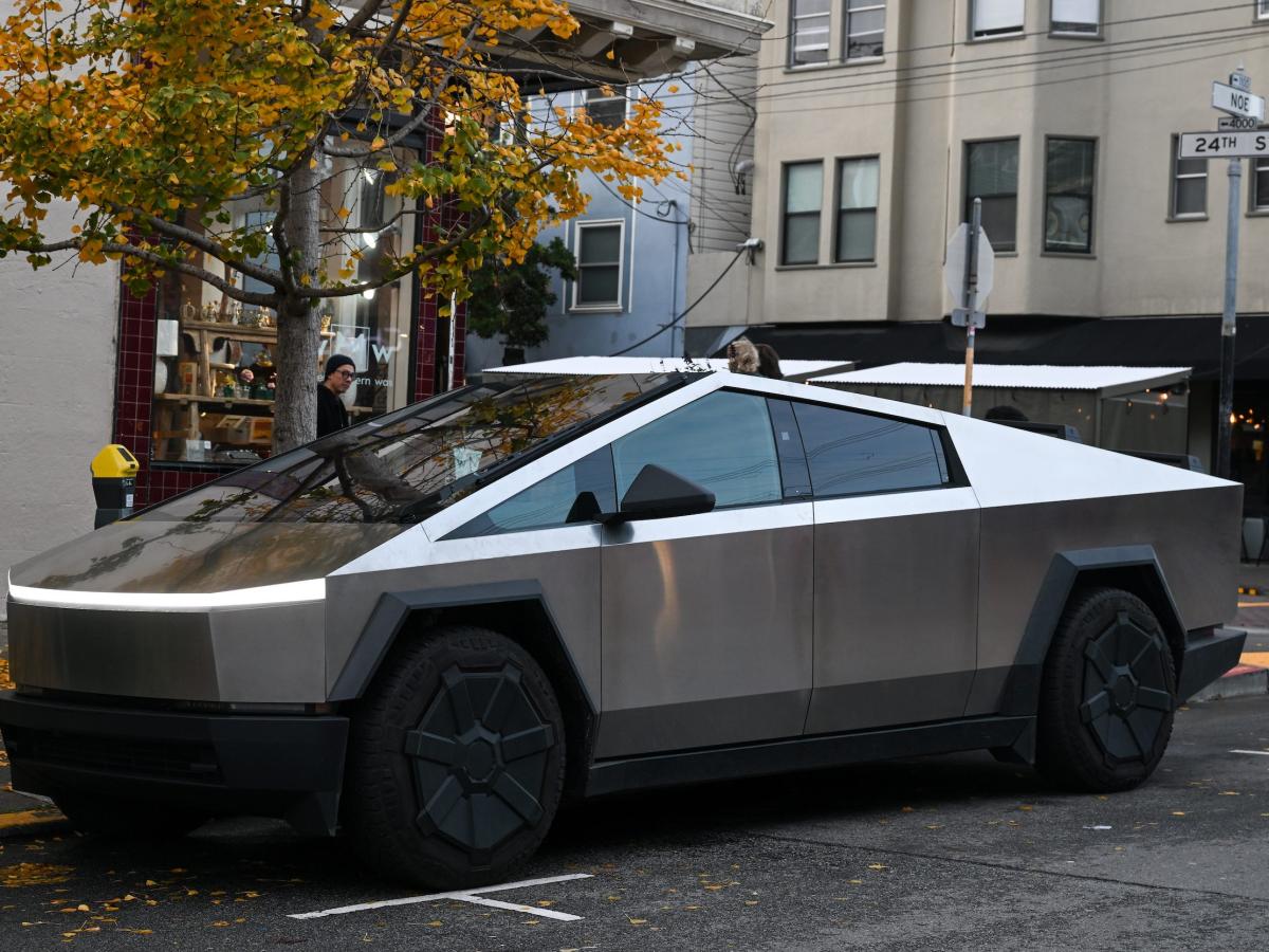 Matte black Cybertruck in Malibu : r/teslamotors