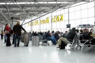 <p>Ein deutscher Flughafen ist ebenfalls in der Top Ten der besten Flughäfen vertreten: der Köln/Bonn Airport befindet sich mit 8,61 Punkten immerhin auf Platz vier. Das verdankt er vor allem der hohen Punktzahl (9,5 und damit die höchste des gesamten Rankings) in der Kategorie Pünktlichkeit. </p>