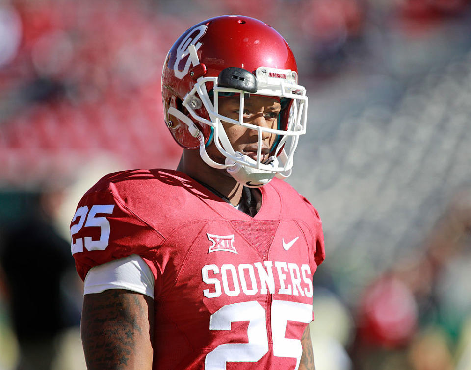 In 2014, Joe Mixon was seen hitting a woman in a sandwich shop. (Getty Images)