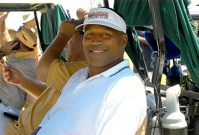 OJ Simpson jugando al golf