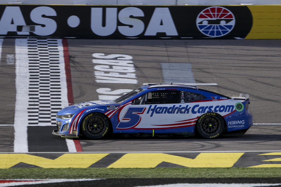 Kyle Larson (5) drives during a NASCAR Cup Series auto race at Las Vegas Motor Speedway, Sunday, March 3, 2024, in Las Vegas. (AP Photo/Ian Maule)