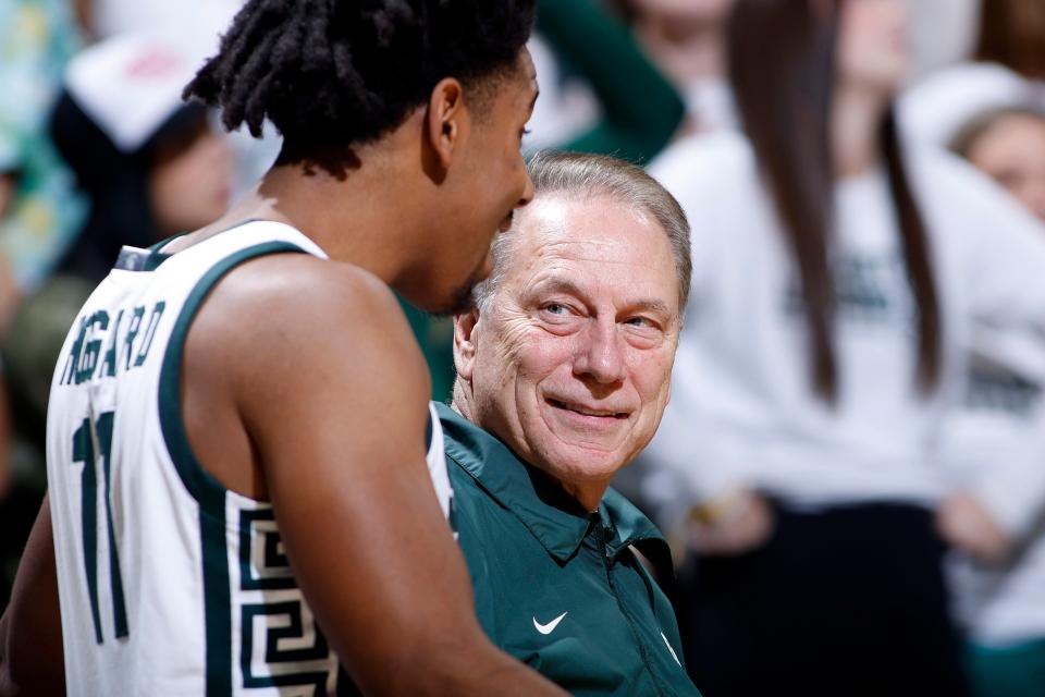 Michigan State coach Tom Izzo, right, talks with A.J. Hoggard during MSU's 81-39 win on Sunday, Nov. 19, 2023, at Breslin Center.