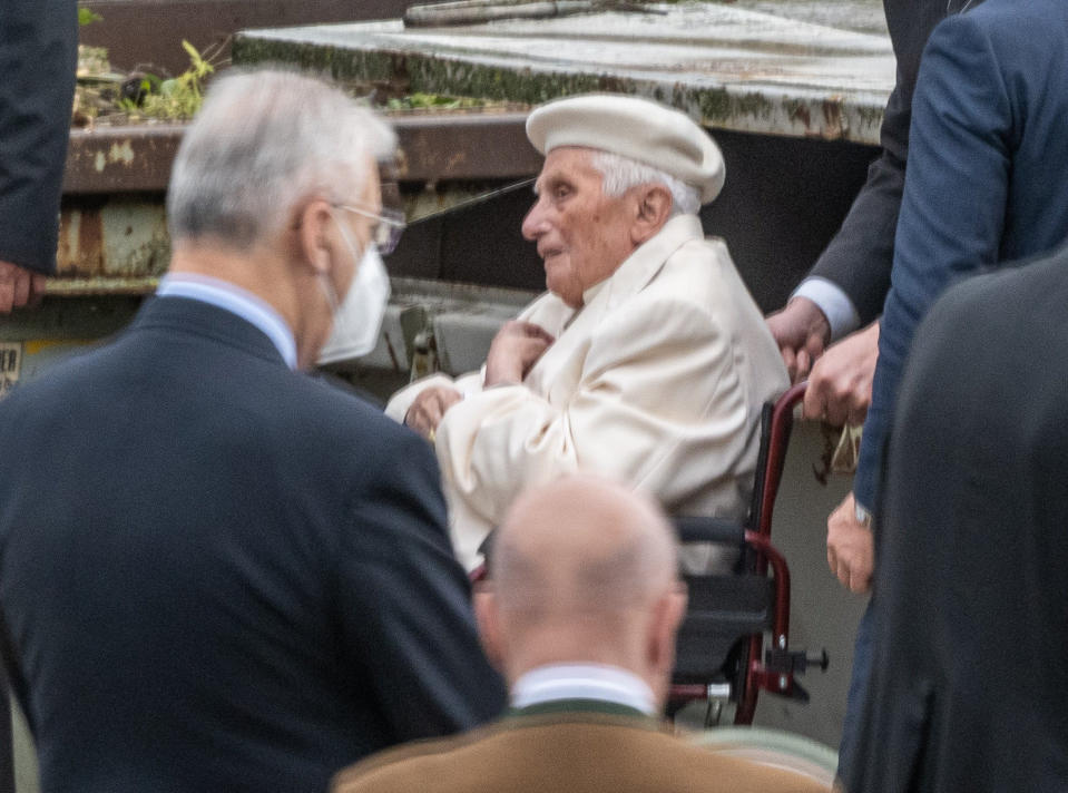 20 June 2020, Bavaria, Regensburg: The emeritus Pope Benedict XVI visits the grave of his parents and sister at the Ziegetsdorf cemetery near Regensburg. Benedict will stay at least for the weekend in his old home country. (Best possible picture quality) Photo: Armin Weigel/dpa (Photo by Armin Weigel/picture alliance via Getty Images)