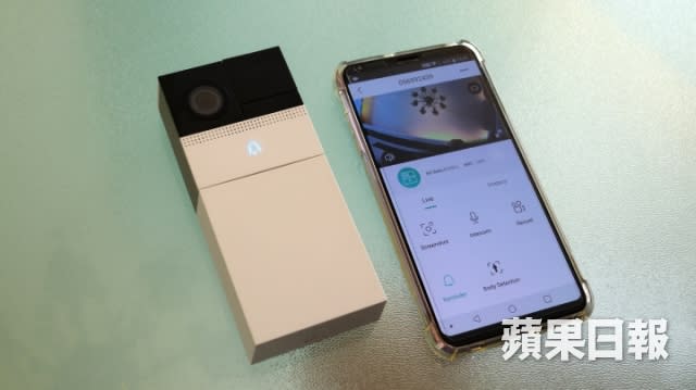 只要將它連接上家中的Wi-Fi，當有人一按門鐘，就會接收到視像電話。