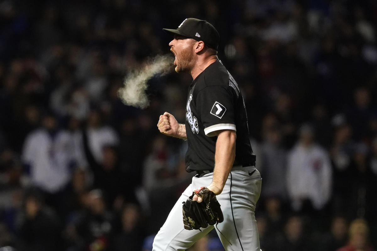 White Sox closer Liam Hendriks rings victory bell after finishing  chemotherapy