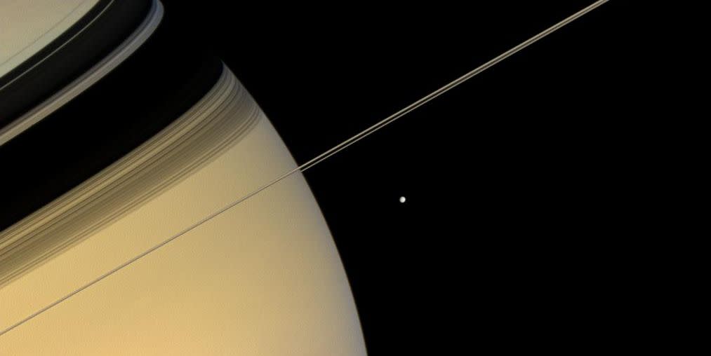 saturn in recline