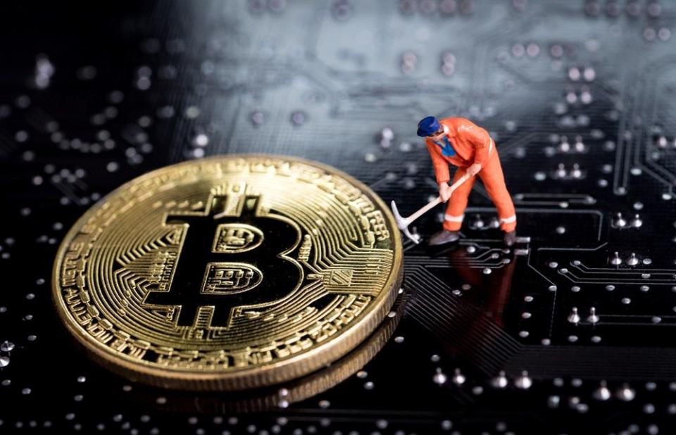 In about every four years, Bitcoin experiences a block reward halving, a mechanism that reduces the rate in which new bitcoin is mined by miners. | Source: Shutterstock