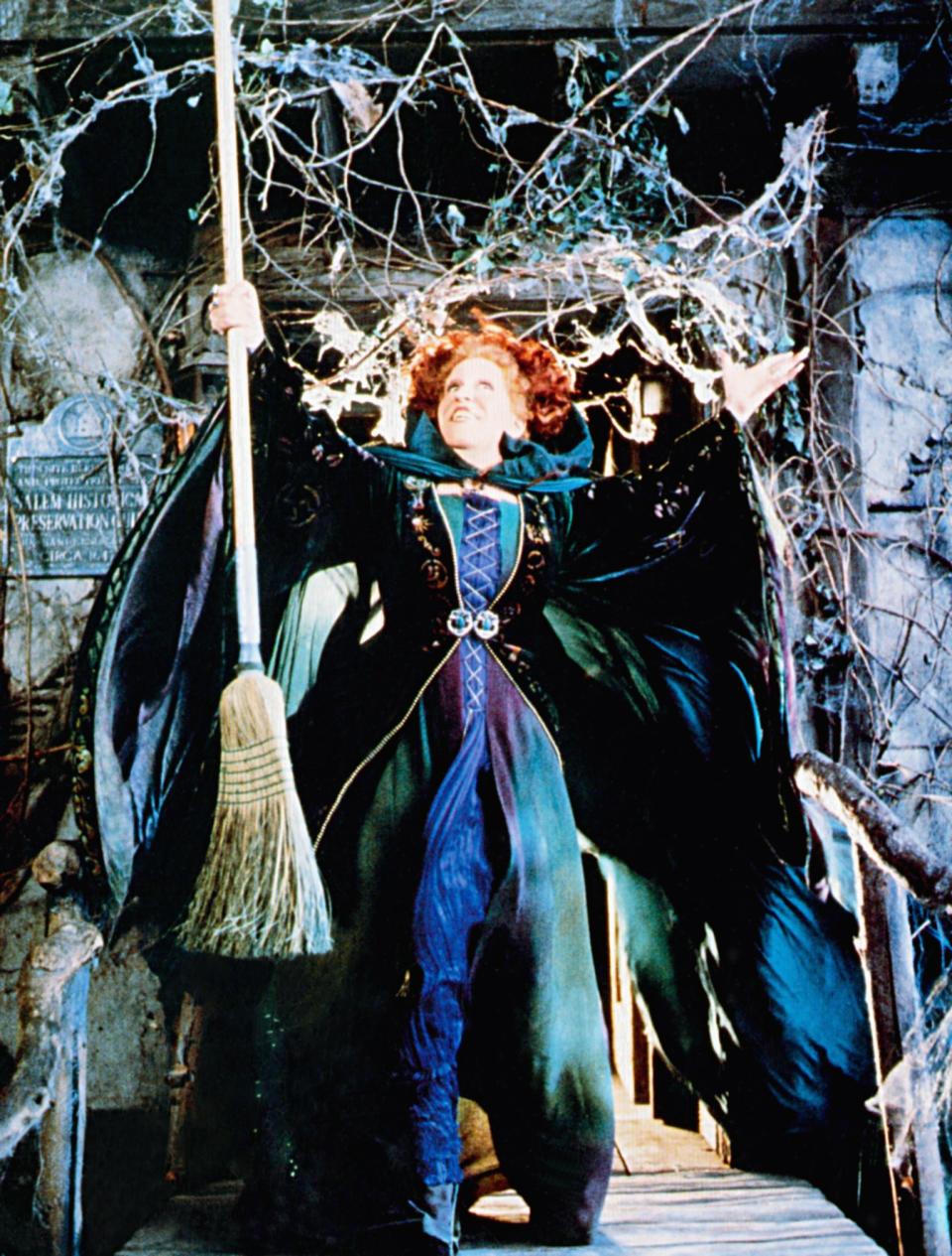 <h1 class="title">HOCUS POCUS, Bette Midler, 1993, © Buena Vista/courtesy Everett Collection</h1><cite class="credit">Buena Vista Pictures/Courtesy Everett Collection</cite>