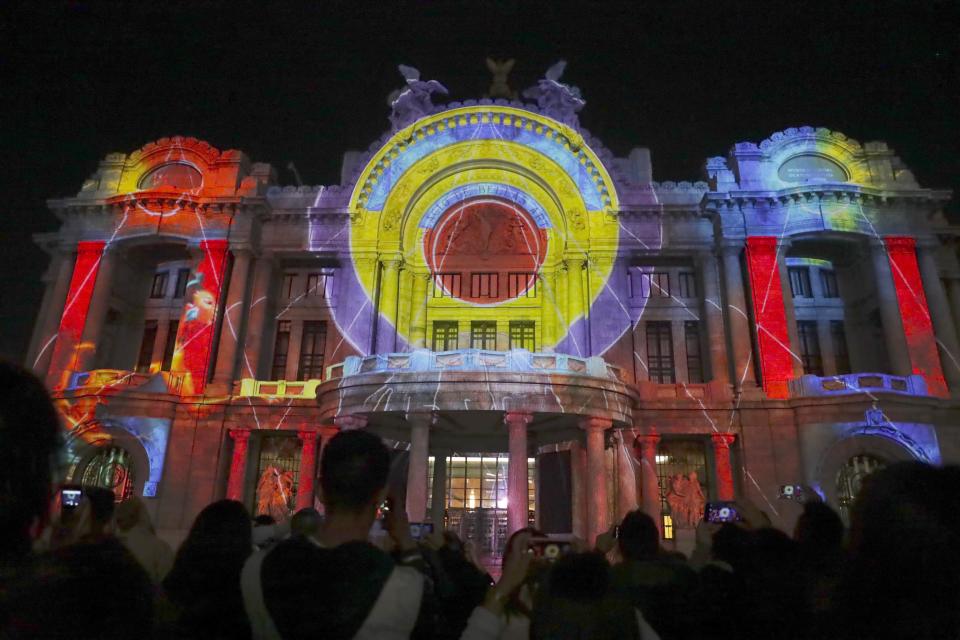 FOTOS: Fantástica fiesta de luces ilumina Ciudad de México tras el sismo