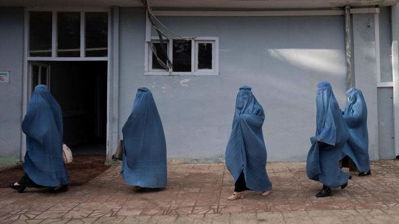 Mujeres con burka en Afganistán