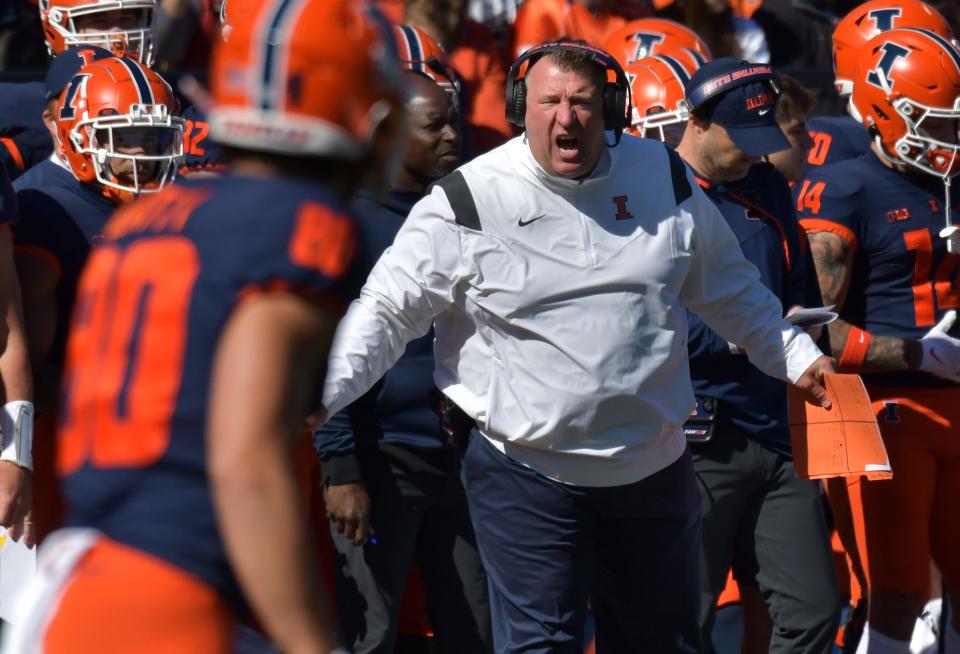 Illinois coach Bret Bielema on the sidelines during the first half against Minnesota.